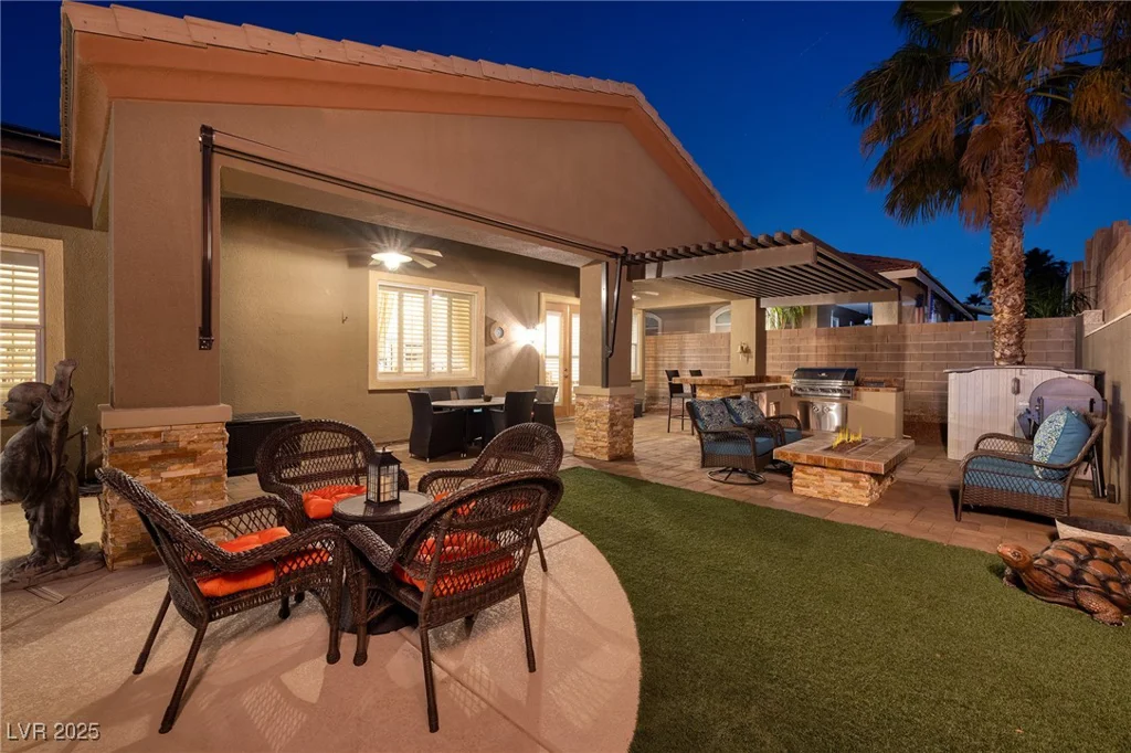 8149 Villa De La Playa, Las Vegas, NV 89131