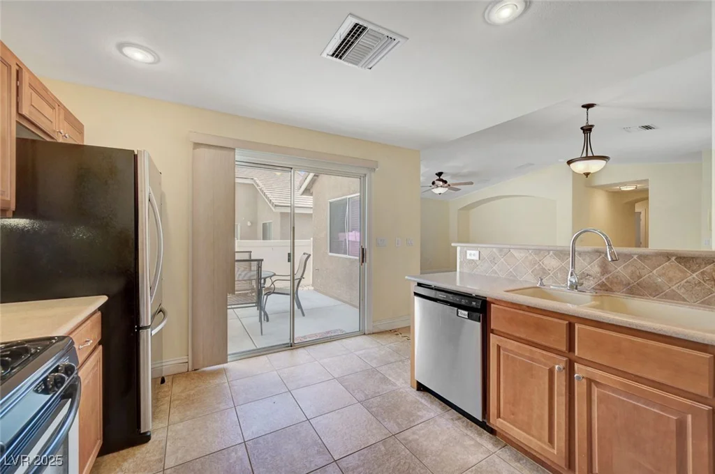4841 Raw Umber, Las Vegas, NV 89131