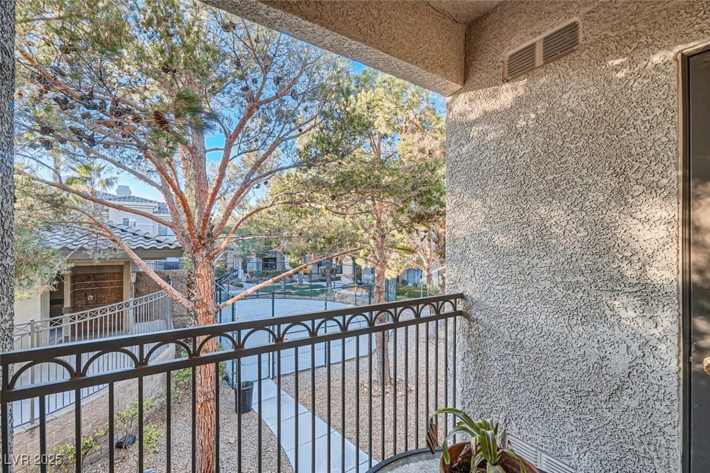 9050 Warm Springs, Las Vegas, NV 89148