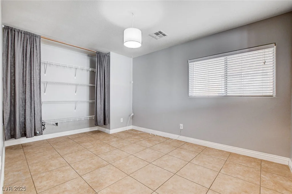 262 CALVINO, Las Vegas, NV 89183