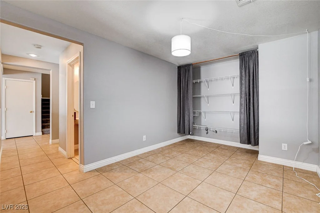 262 CALVINO, Las Vegas, NV 89183