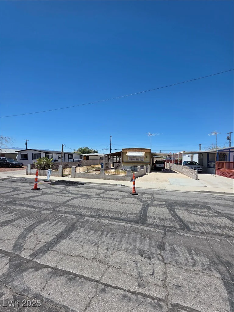 6058 Glacier, Las Vegas, NV 89156
