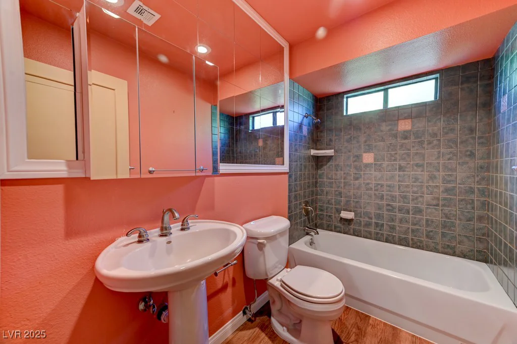 7100 Carrondale, Las Vegas, NV 89128