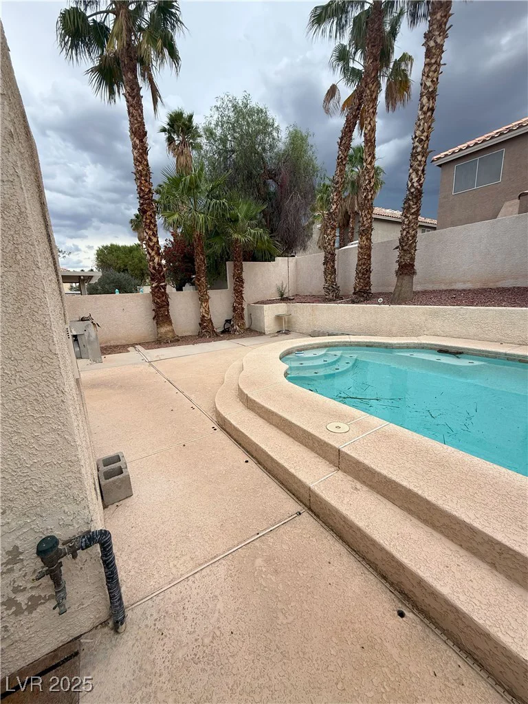 1941 Golden Trumpet, Las Vegas, NV 89123