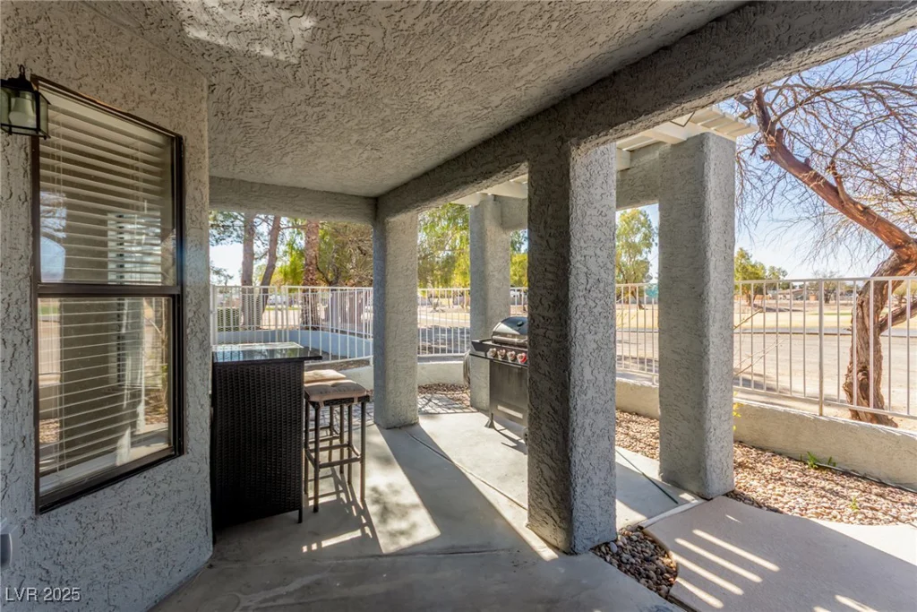 5221 Crooked River, Las Vegas, NV 89149