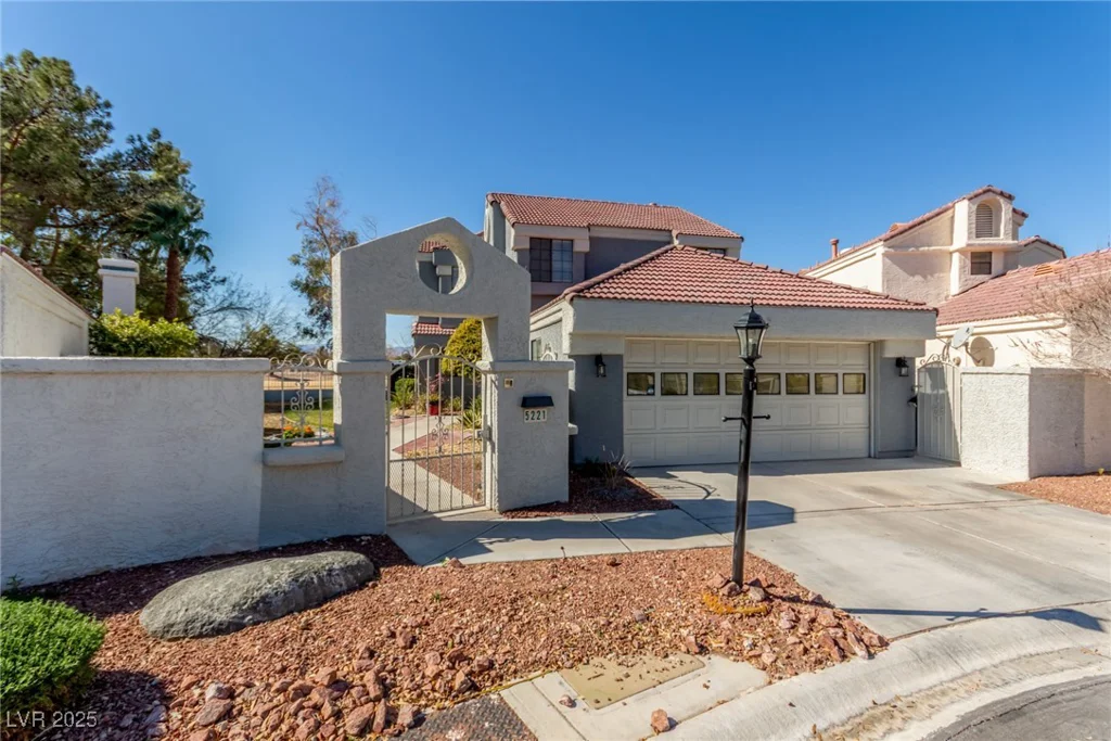 5221 Crooked River, Las Vegas, NV 89149