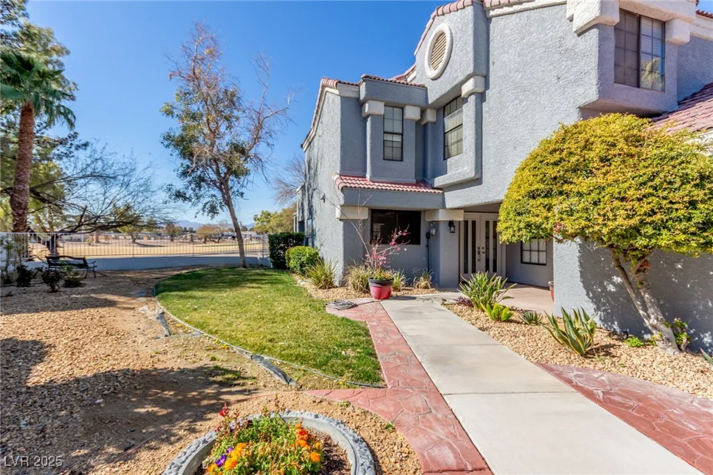 5221 Crooked River, Las Vegas, NV 89149