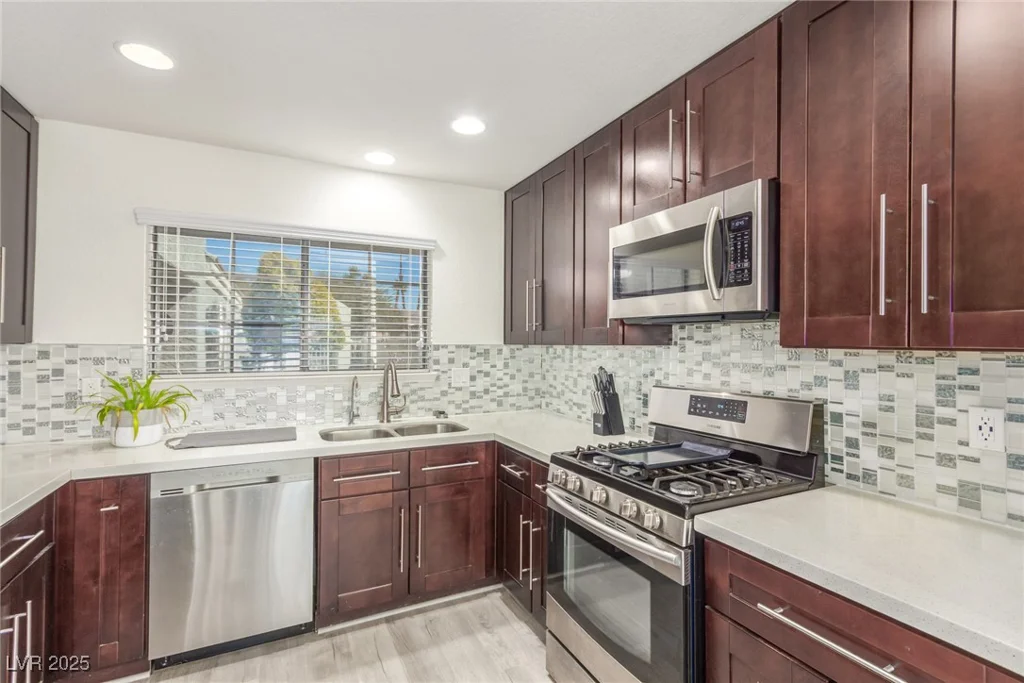 5221 Crooked River, Las Vegas, NV 89149