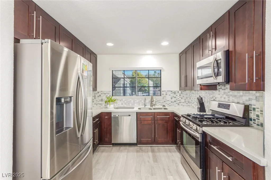 5221 Crooked River, Las Vegas, NV 89149