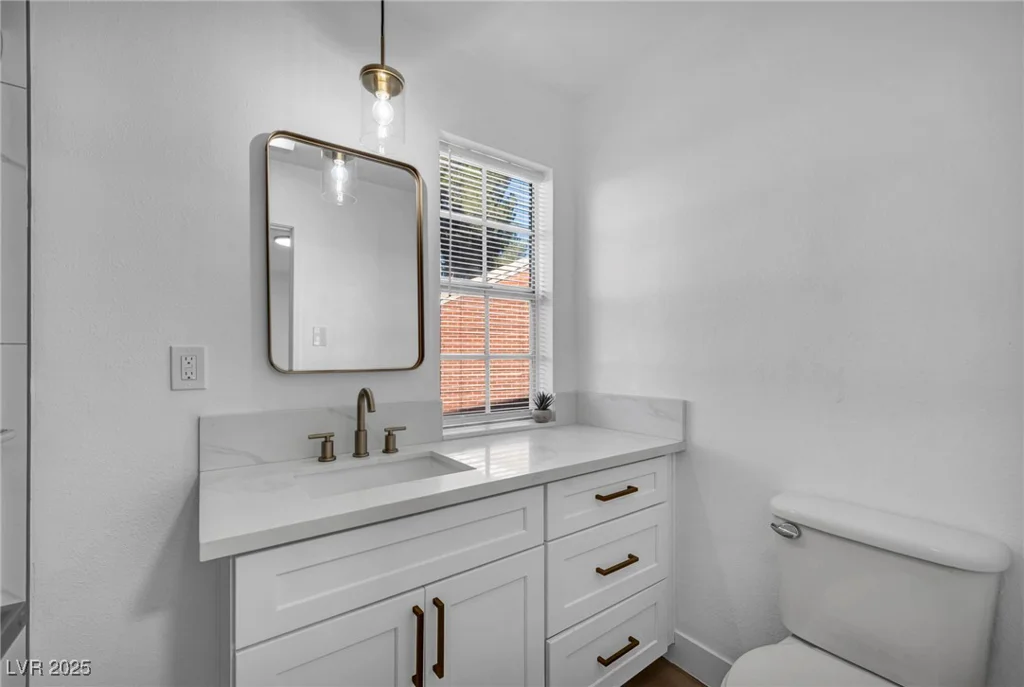 882 Tam O Shanter, Las Vegas, NV 89109