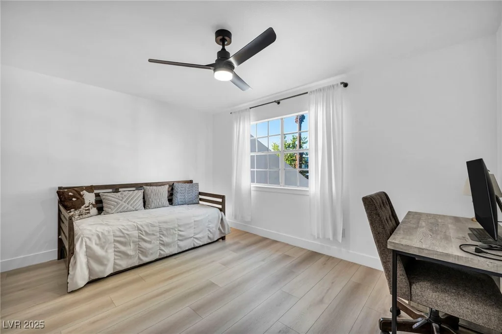 882 Tam O Shanter, Las Vegas, NV 89109