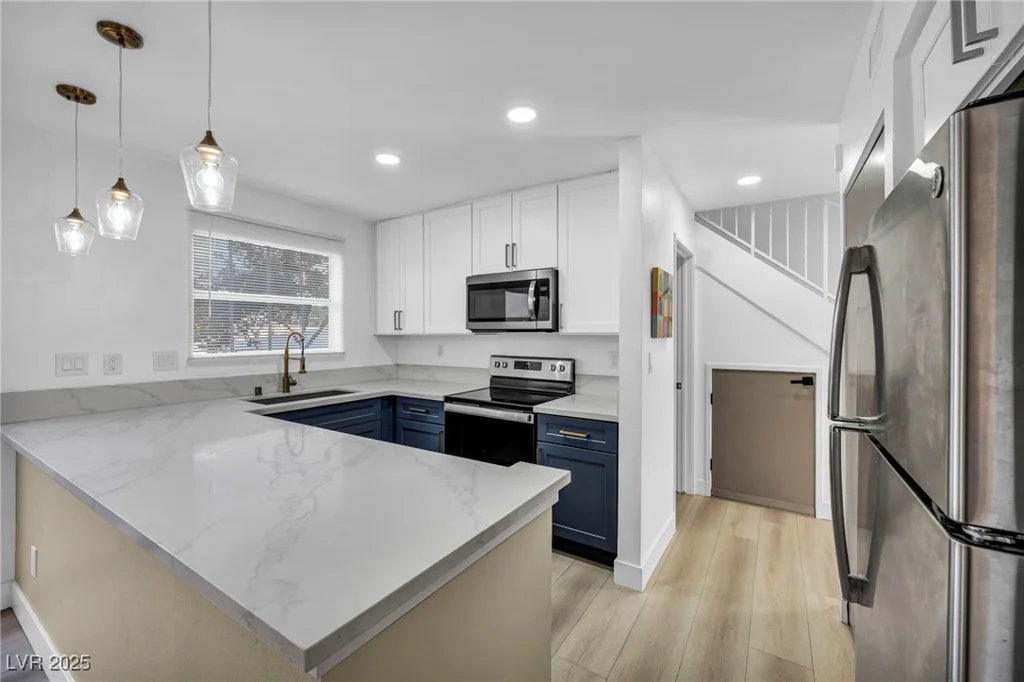 882 Tam O Shanter, Las Vegas, NV 89109