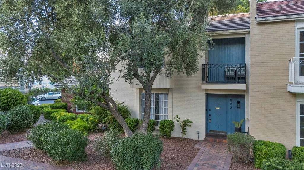 882 Tam O Shanter, Las Vegas, NV 89109