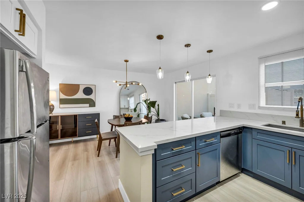 882 Tam O Shanter, Las Vegas, NV 89109