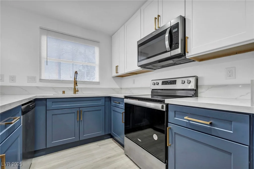 882 Tam O Shanter, Las Vegas, NV 89109