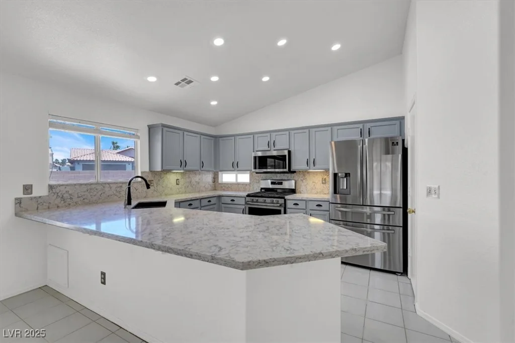 1613 Glenrosa, North Las Vegas, NV 89031
