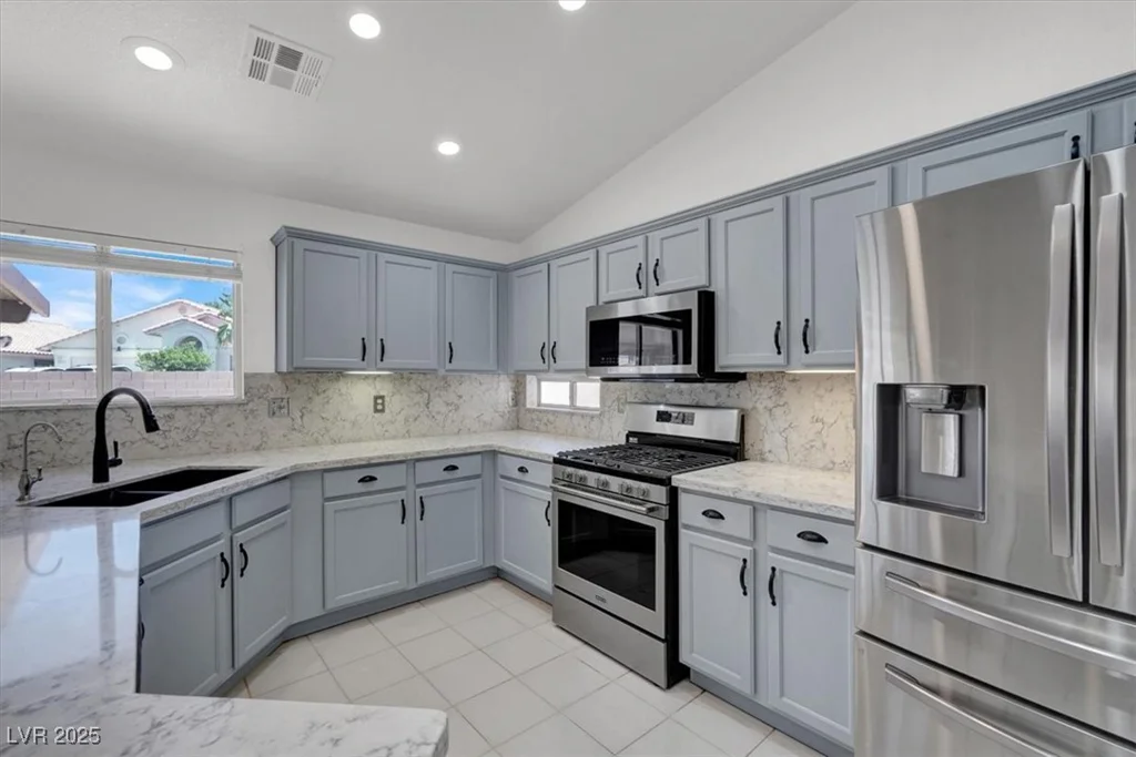 1613 Glenrosa, North Las Vegas, NV 89031