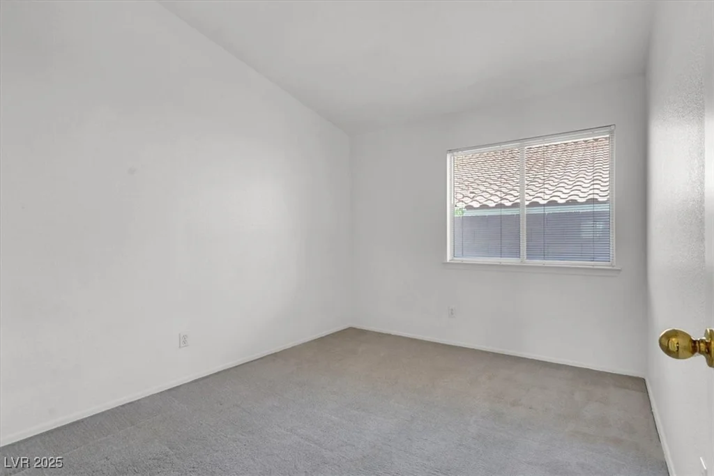 1613 Glenrosa, North Las Vegas, NV 89031