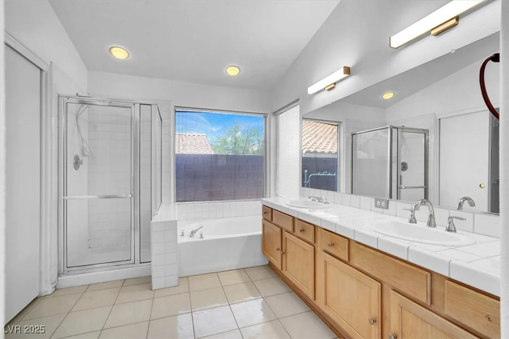 1613 Glenrosa, North Las Vegas, NV 89031