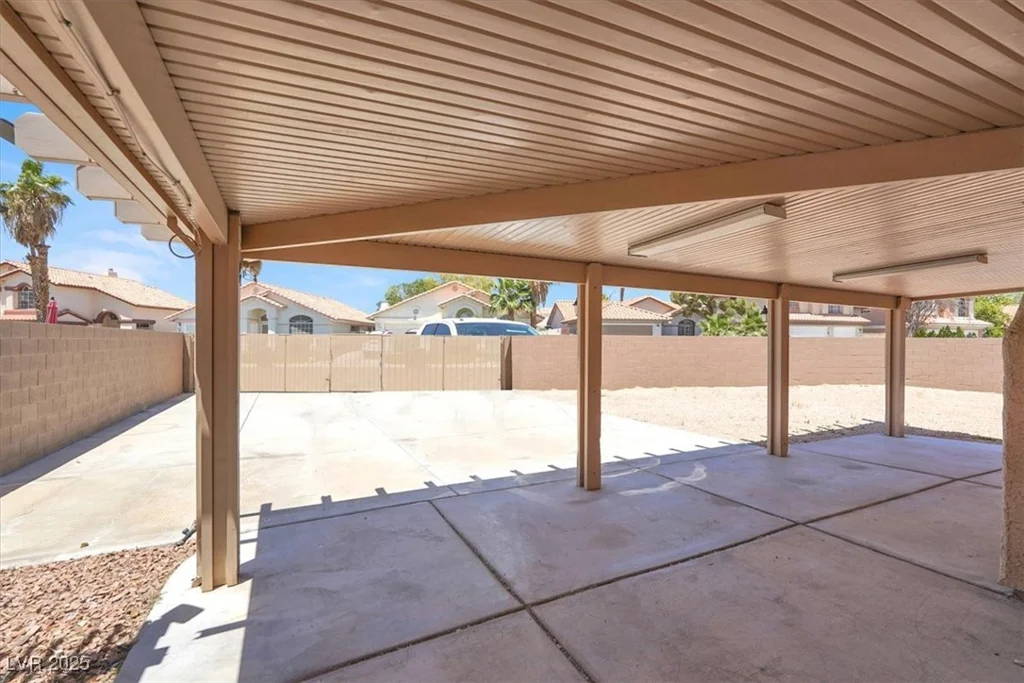 1613 Glenrosa, North Las Vegas, NV 89031