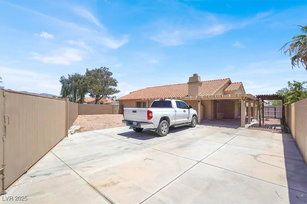 1613 Glenrosa, North Las Vegas, NV 89031