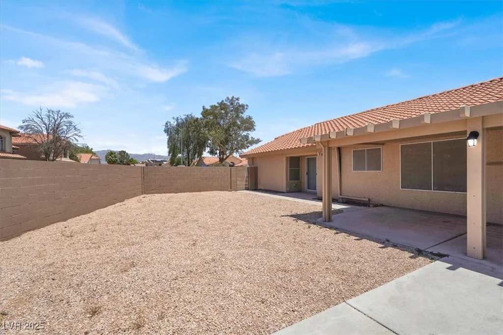 1613 Glenrosa, North Las Vegas, NV 89031