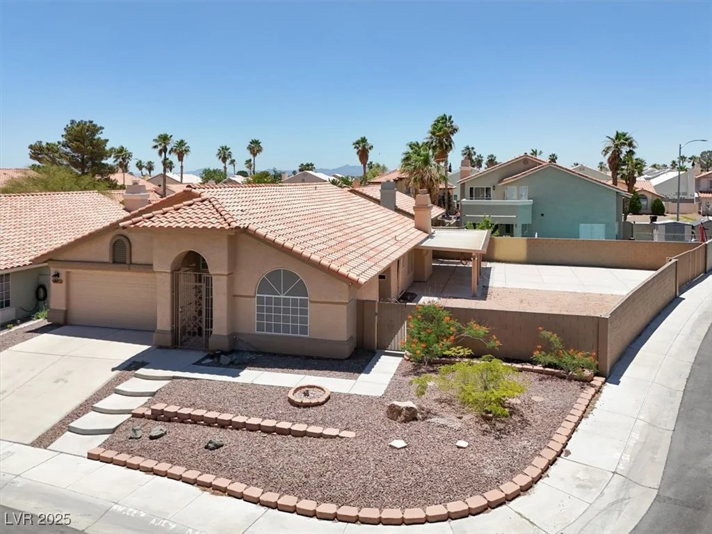 1613 Glenrosa, North Las Vegas, NV 89031