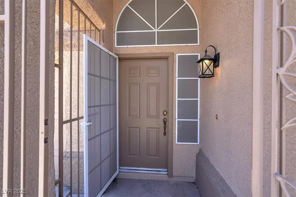1613 Glenrosa, North Las Vegas, NV 89031