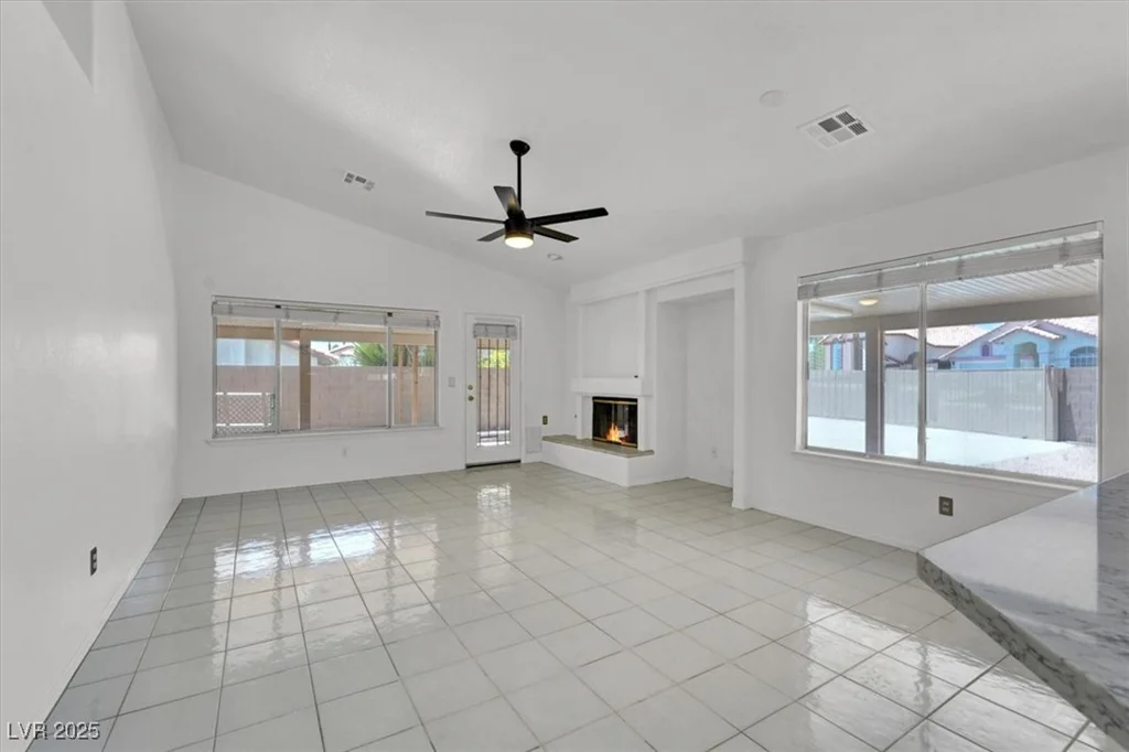 1613 Glenrosa, North Las Vegas, NV 89031