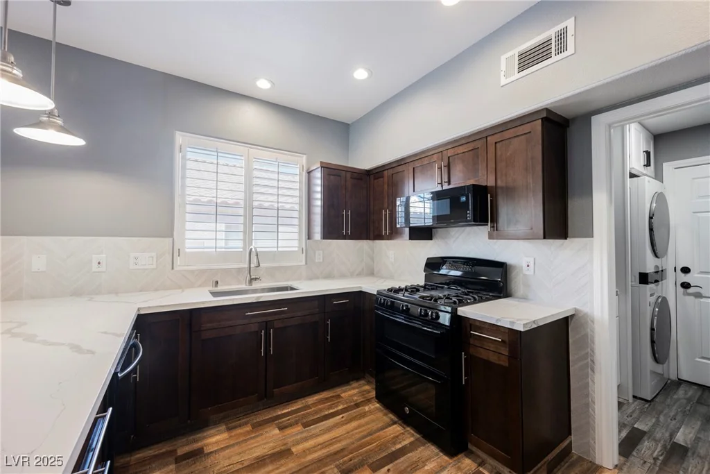 209 Camino Vista, Henderson, NV 89012