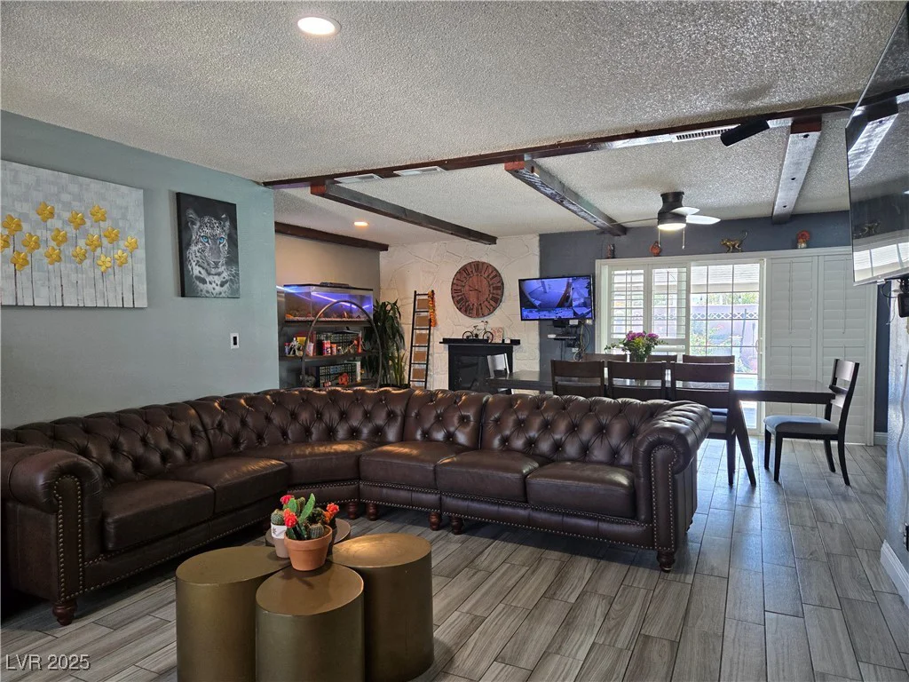 4823 El Tesoro, Las Vegas, NV 89121