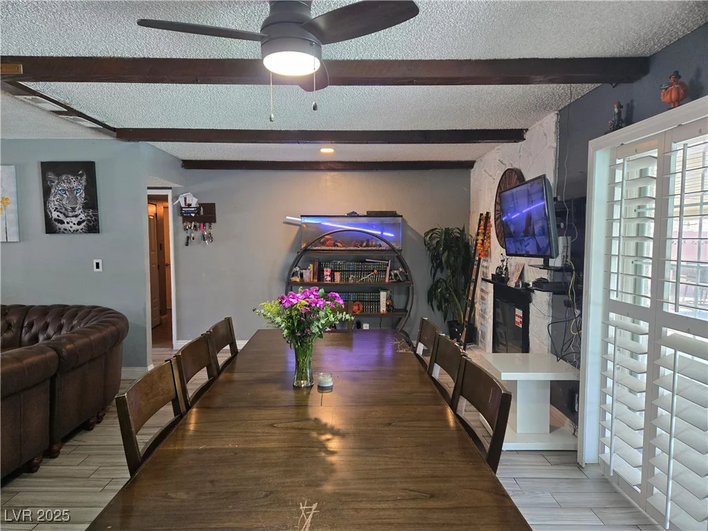 4823 El Tesoro, Las Vegas, NV 89121
