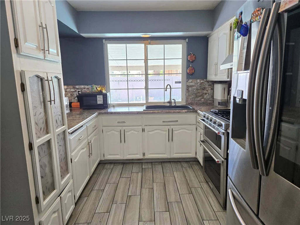 4823 El Tesoro, Las Vegas, NV 89121