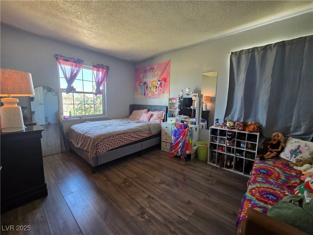 4823 El Tesoro, Las Vegas, NV 89121