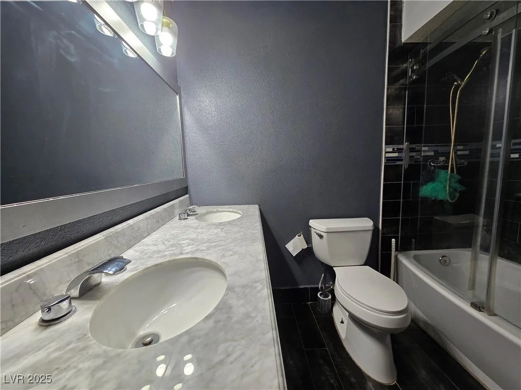 4823 El Tesoro, Las Vegas, NV 89121
