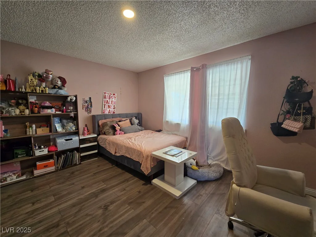 4823 El Tesoro, Las Vegas, NV 89121