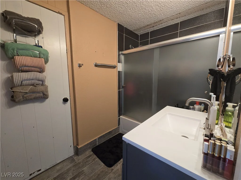 4823 El Tesoro, Las Vegas, NV 89121