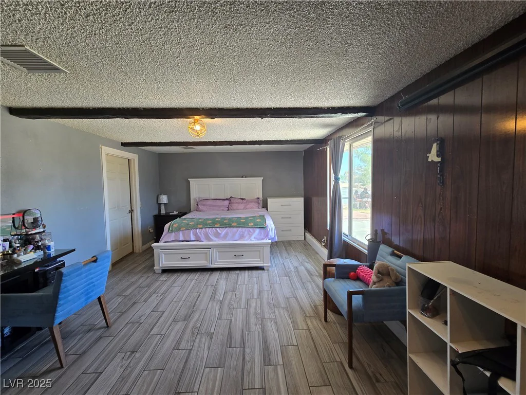 4823 El Tesoro, Las Vegas, NV 89121