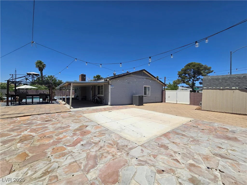 4823 El Tesoro, Las Vegas, NV 89121