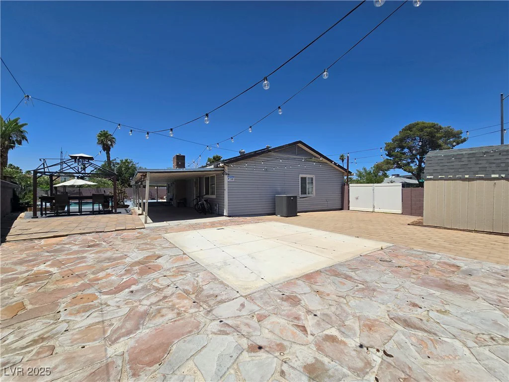 4823 El Tesoro, Las Vegas, NV 89121