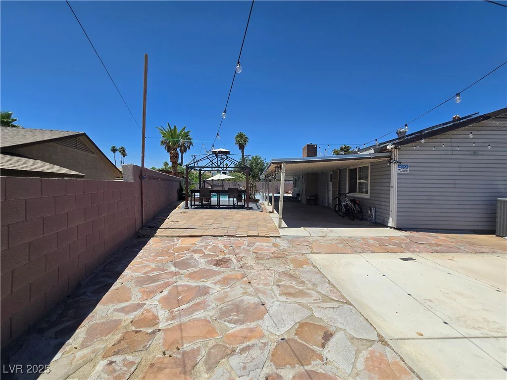4823 El Tesoro, Las Vegas, NV 89121