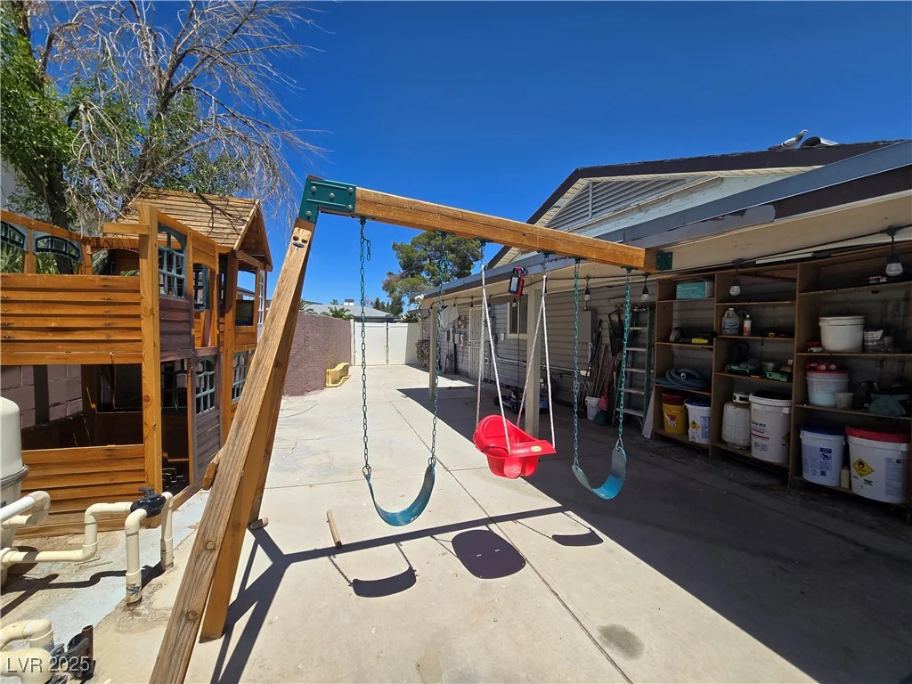 4823 El Tesoro, Las Vegas, NV 89121