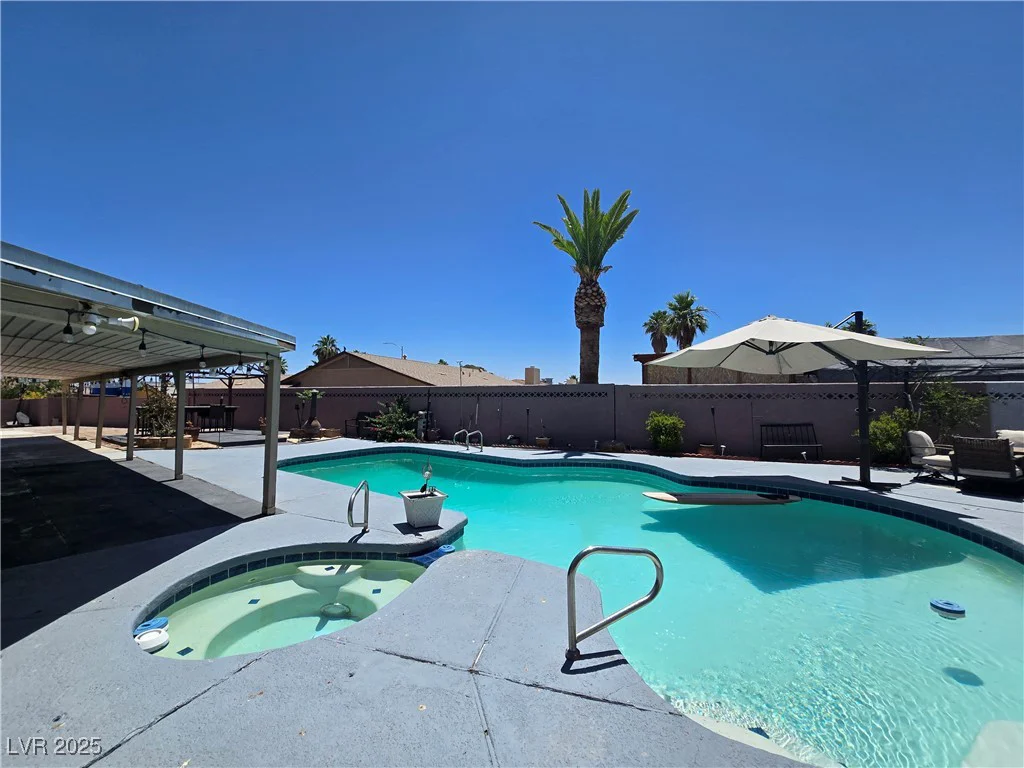 4823 El Tesoro, Las Vegas, NV 89121