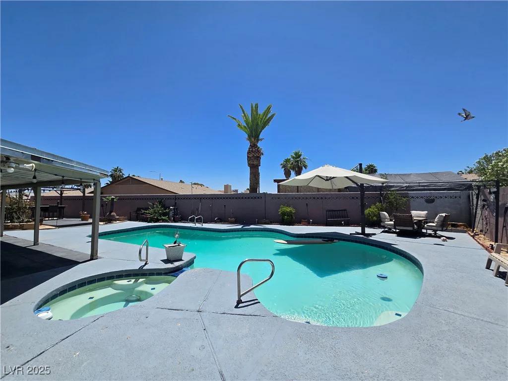 4823 El Tesoro, Las Vegas, NV 89121
