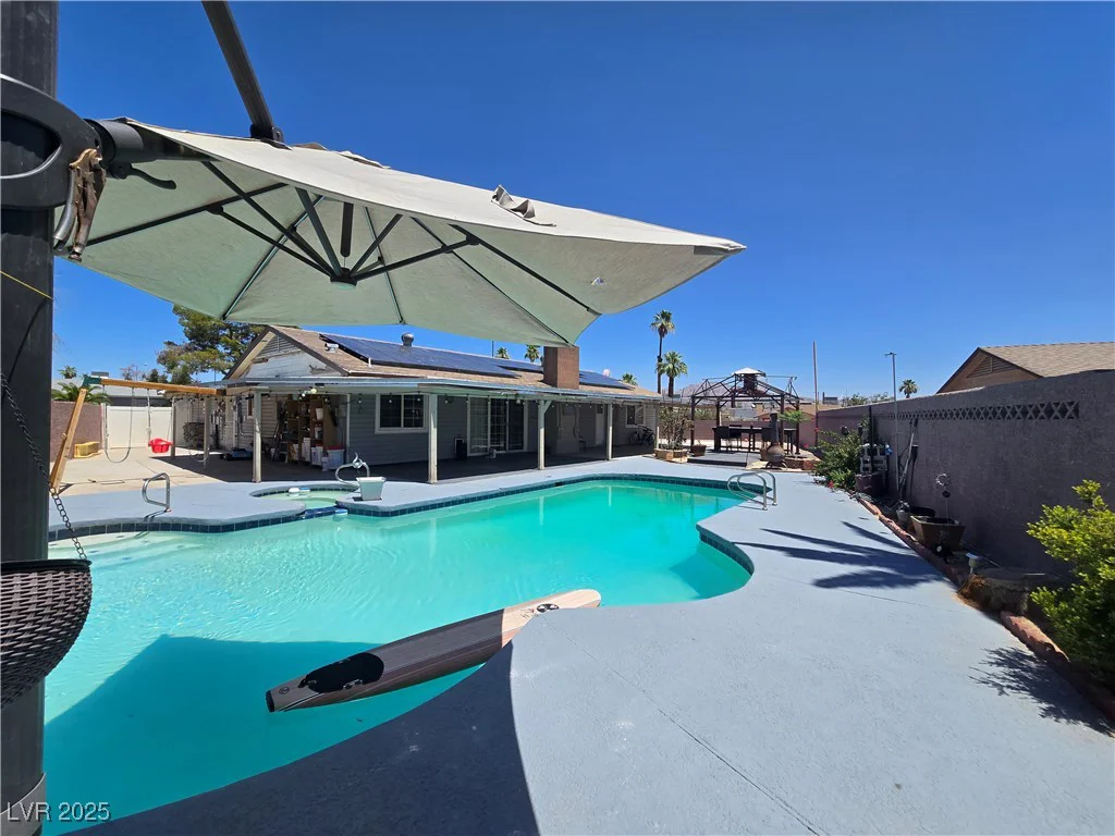 4823 El Tesoro, Las Vegas, NV 89121