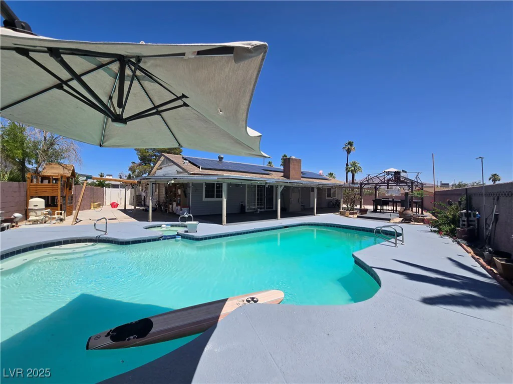 4823 El Tesoro, Las Vegas, NV 89121