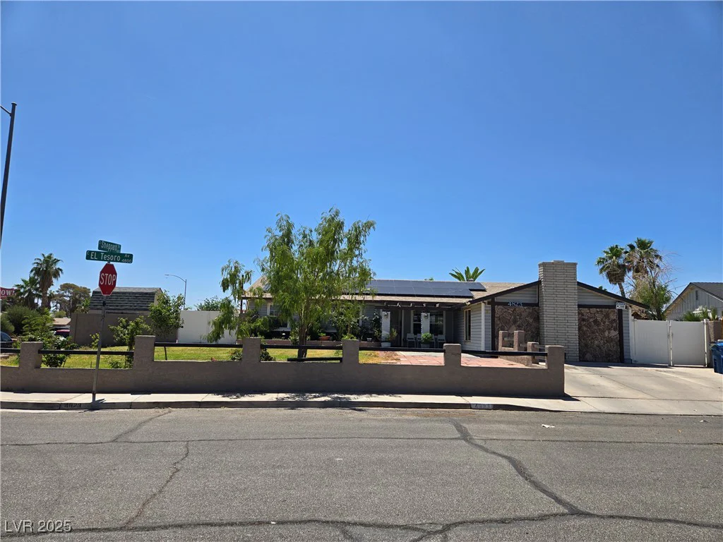 4823 El Tesoro, Las Vegas, NV 89121