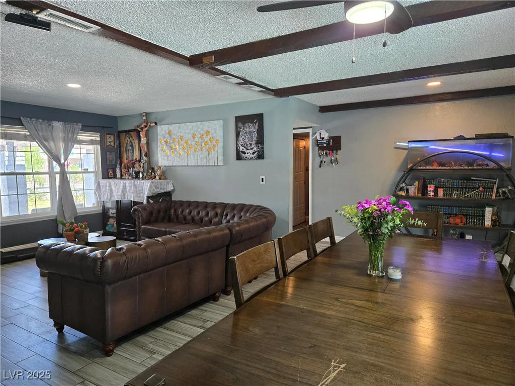 4823 El Tesoro, Las Vegas, NV 89121