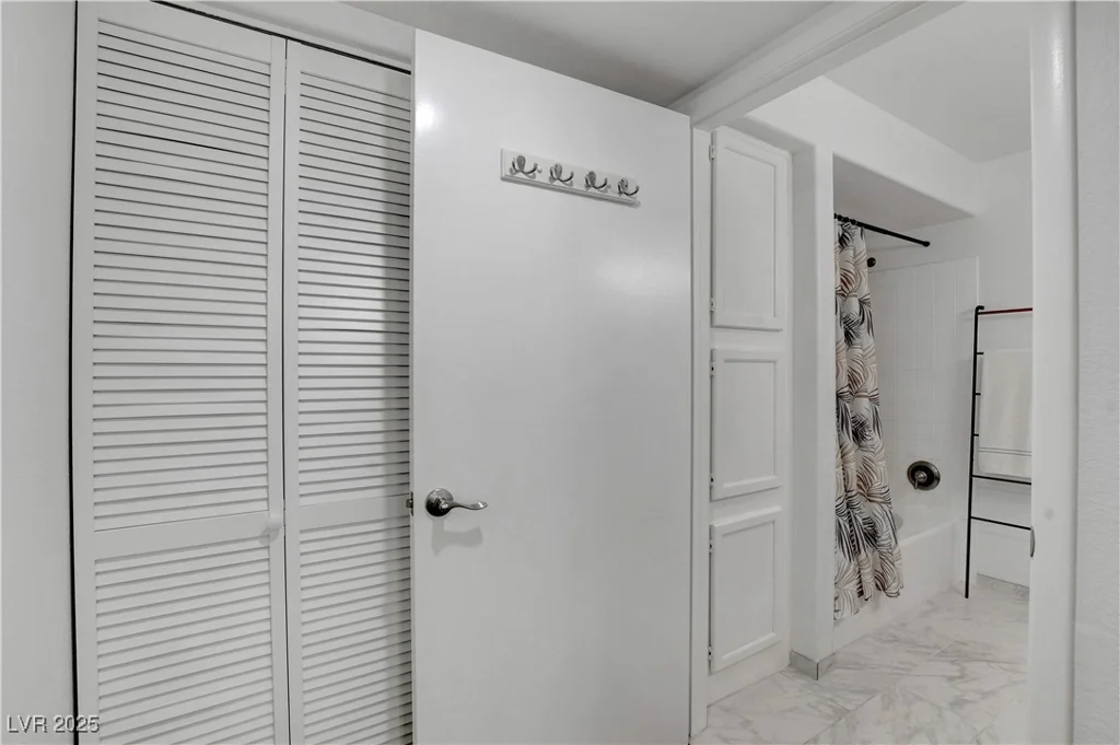 7950 Flamingo, Las Vegas, NV 89147