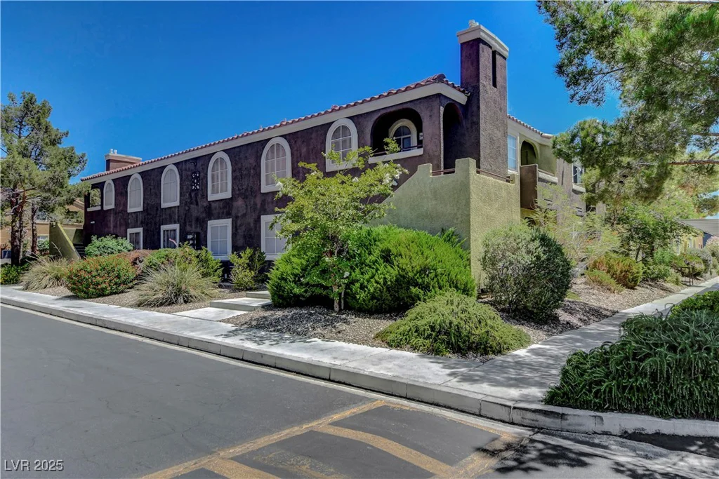 7950 Flamingo, Las Vegas, NV 89147